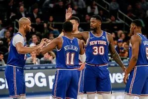 关于开拓者客场惨败尼克斯，遭遇三连败的信息