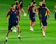 包含欧洲球队备战决赛，冲刺成功岌岌可危的词条